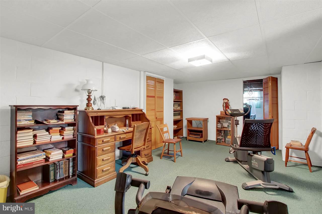 454 Green Spring Road York, PA 17403 - Photo 19 of 25