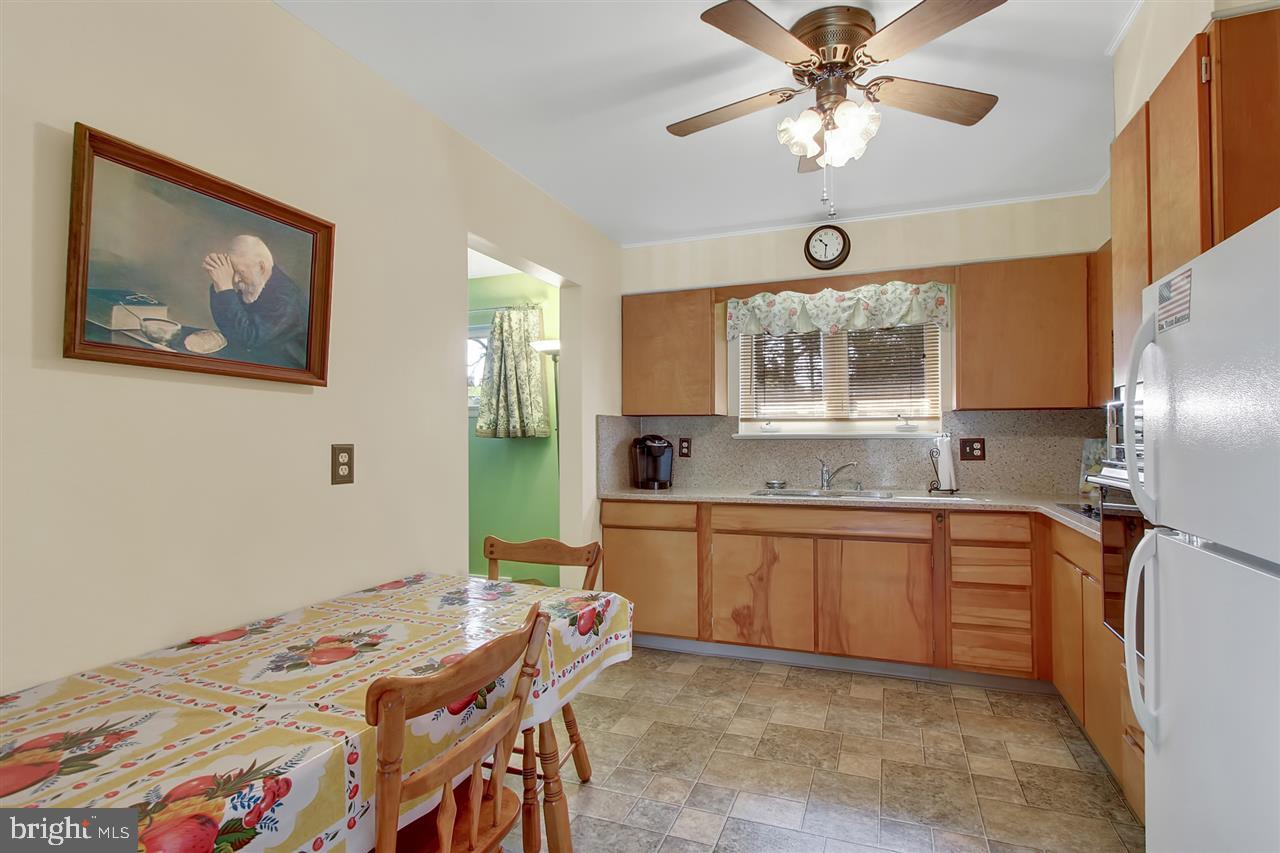 454 Green Spring Road York, PA 17403 - Photo 10 of 25