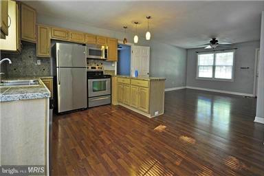 496 Cropp Road Fredericksburg, VA 22406 - Photo 3 of 17 Kitchen