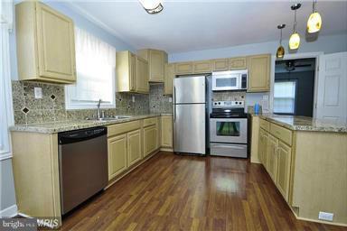 496 Cropp Road Fredericksburg, VA 22406 - Photo 5 of 17 Kitchen