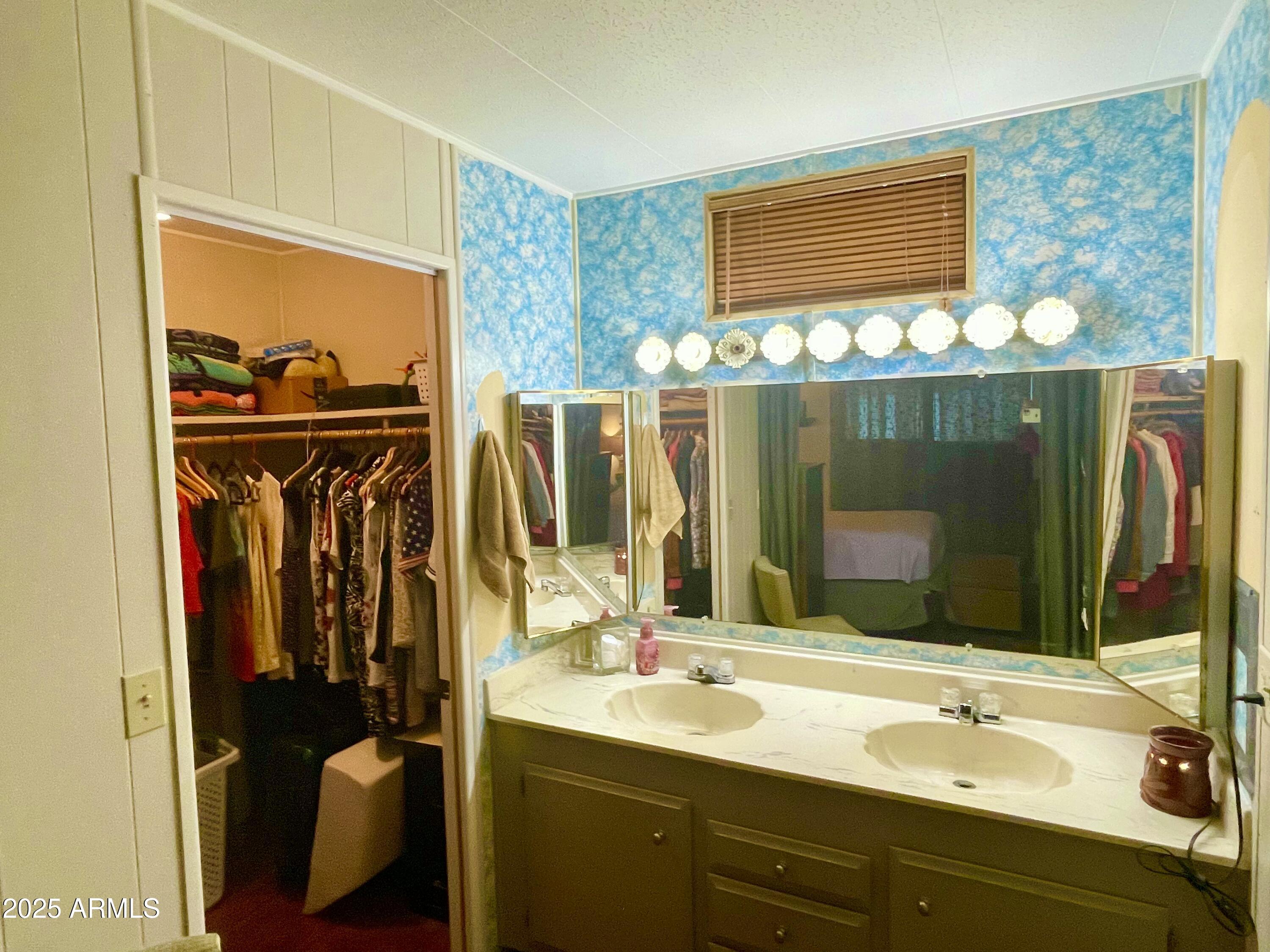 2050 West Dunlap Avenue, Unit F294 Phoenix, AZ 85021 - Photo 20 of 29 IMG_1410