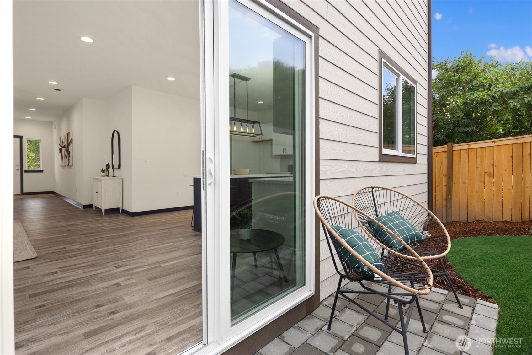 9245 Kelsey Lane Southwest Seattle, WA 98106 - Photo 16 of 33