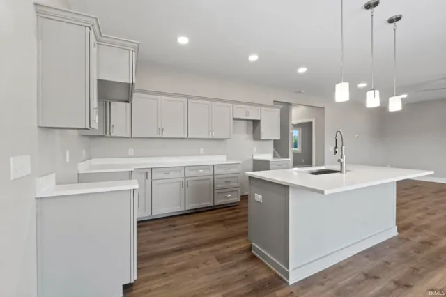 $372,400 | 1298 Switchfoot Drive, Huntertown, IN 46748