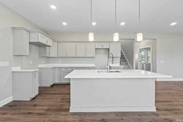 $372,400 | 1298 Switchfoot Drive, Huntertown, IN 46748