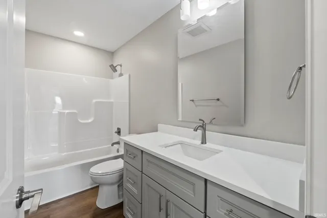 $372,400 | 1298 Switchfoot Drive, Huntertown, IN 46748