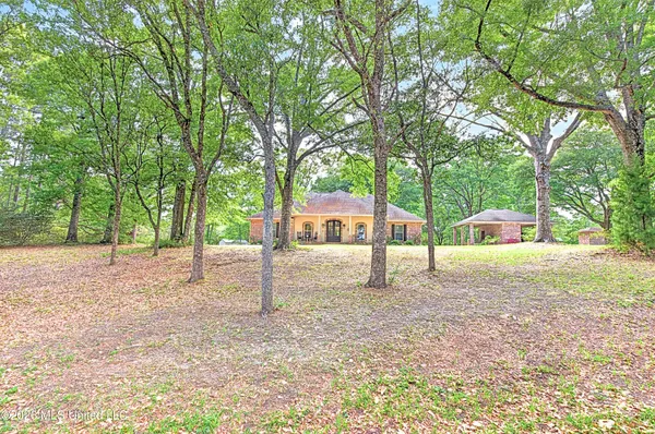 $549,999 | 16123 Lake Drive West, Vancleave, MS 39565