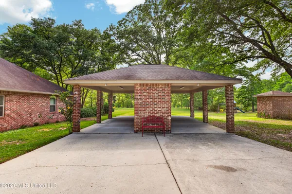 $549,999 | 16123 Lake Drive West, Vancleave, MS 39565