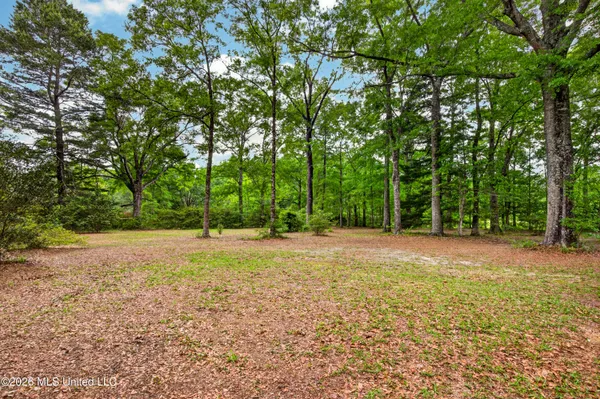$549,999 | 16123 Lake Drive West, Vancleave, MS 39565
