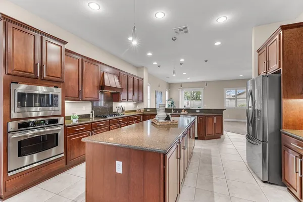 $760,000 | 2498 Pepper Tree Lane, Manteca, CA 95336