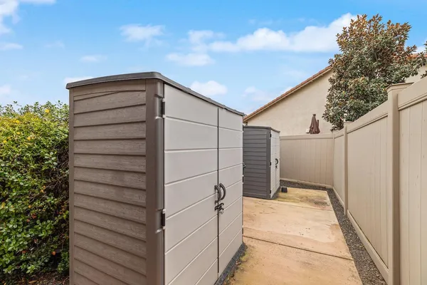 $760,000 | 2498 Pepper Tree Lane, Manteca, CA 95336