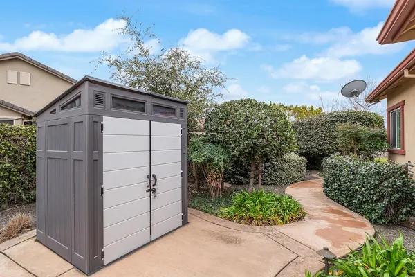 $760,000 | 2498 Pepper Tree Lane, Manteca, CA 95336