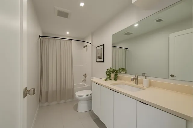 $689,900 | 1780 Bobby Jones Drive, De Pere, WI 54115