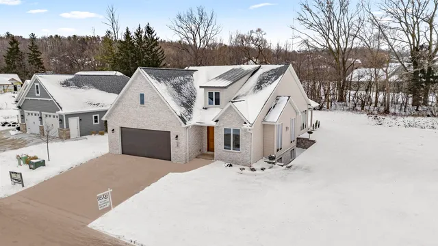 $689,900 | 1780 Bobby Jones Drive, De Pere, WI 54115