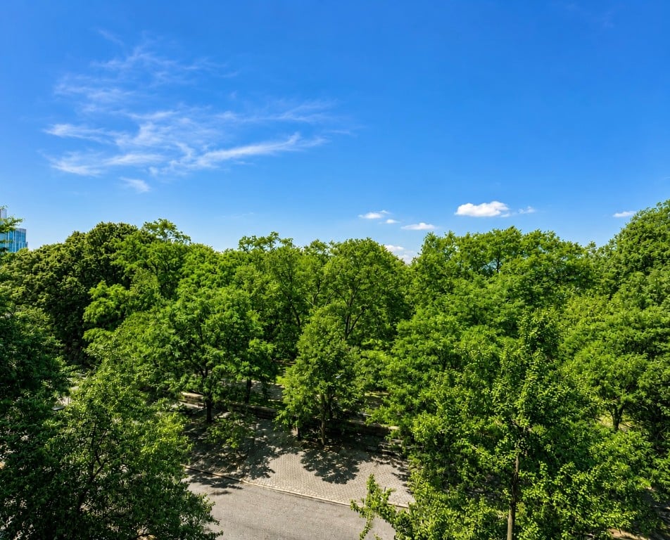 98 Riverside Drive, Unit 5B Manhattan, NY 10024 - Photo 10 of 11 Photo 10