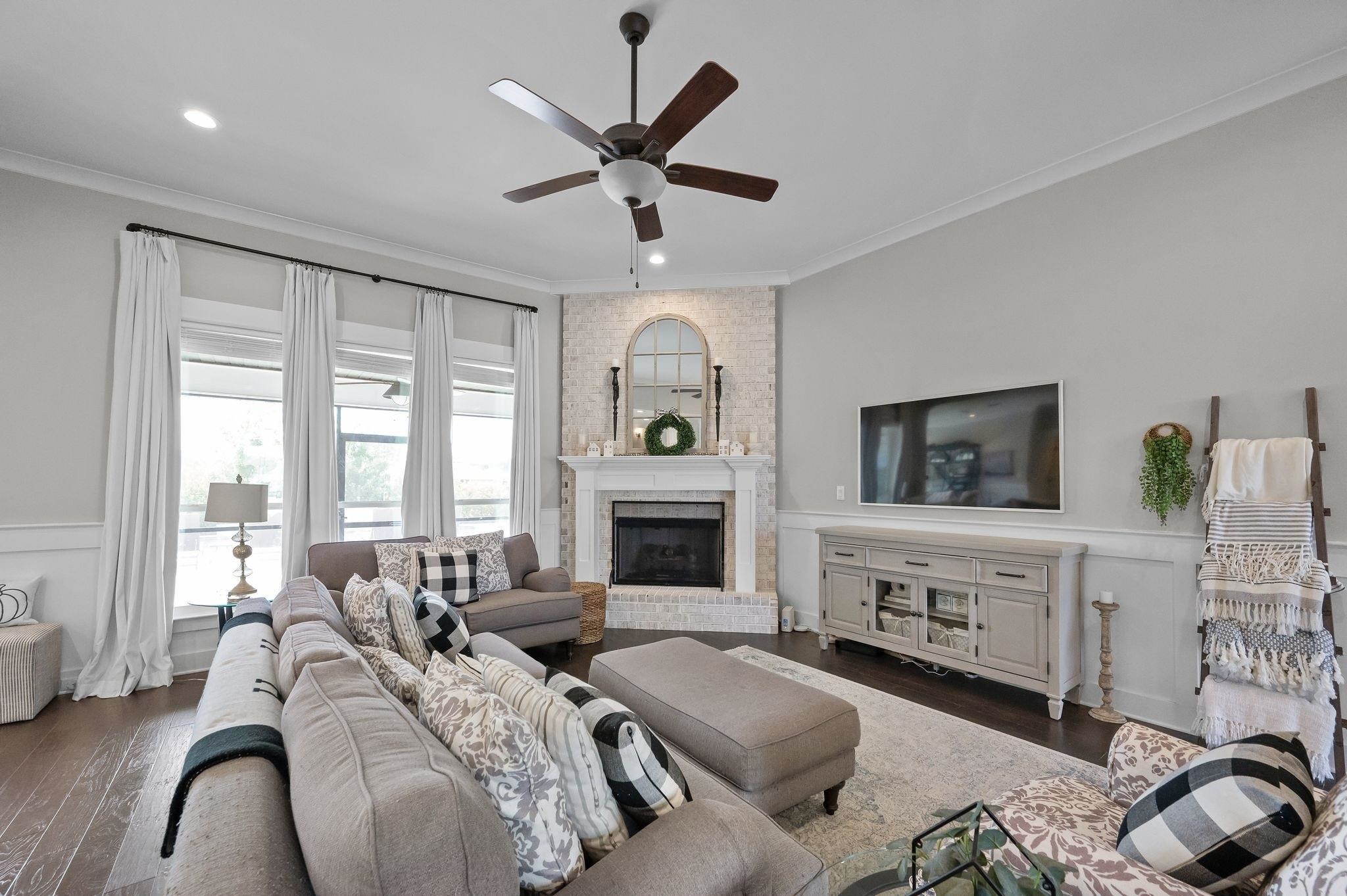 457 Fortune Drive Fairhope, AL 36532 - Photo 12 of 78 Living Room