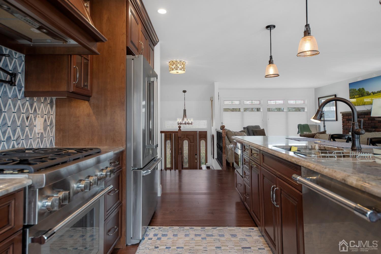 138 Colonia Road Colonia, NJ 07067 - Photo 14 of 50