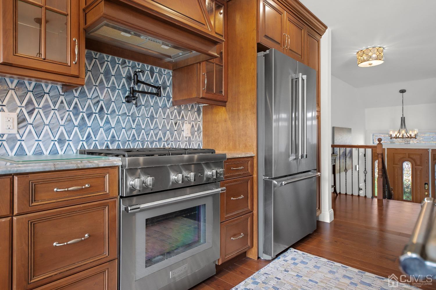 138 Colonia Road Colonia, NJ 07067 - Photo 16 of 50