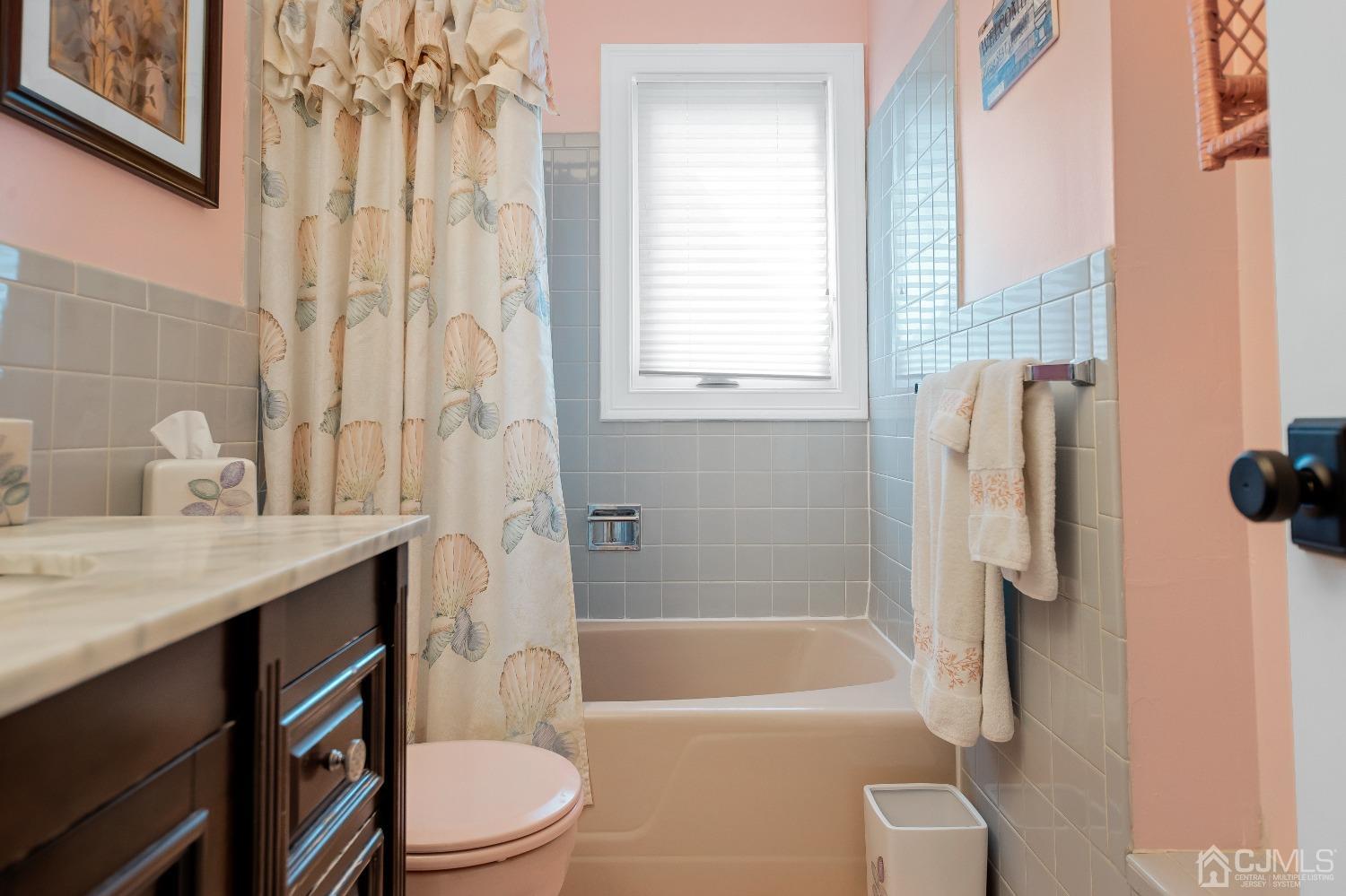 138 Colonia Road Colonia, NJ 07067 - Photo 21 of 50