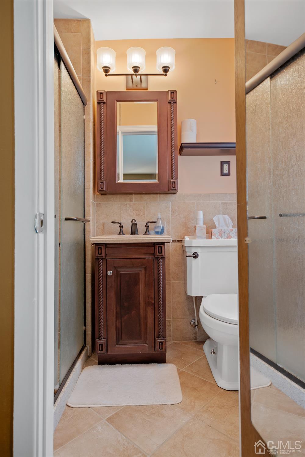 138 Colonia Road Colonia, NJ 07067 - Photo 26 of 50