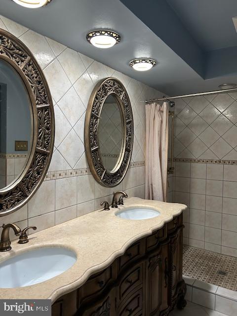 4400 Yates Road Bensalem, PA 19020 - Photo 9 of 28 Main Floor Bathroom