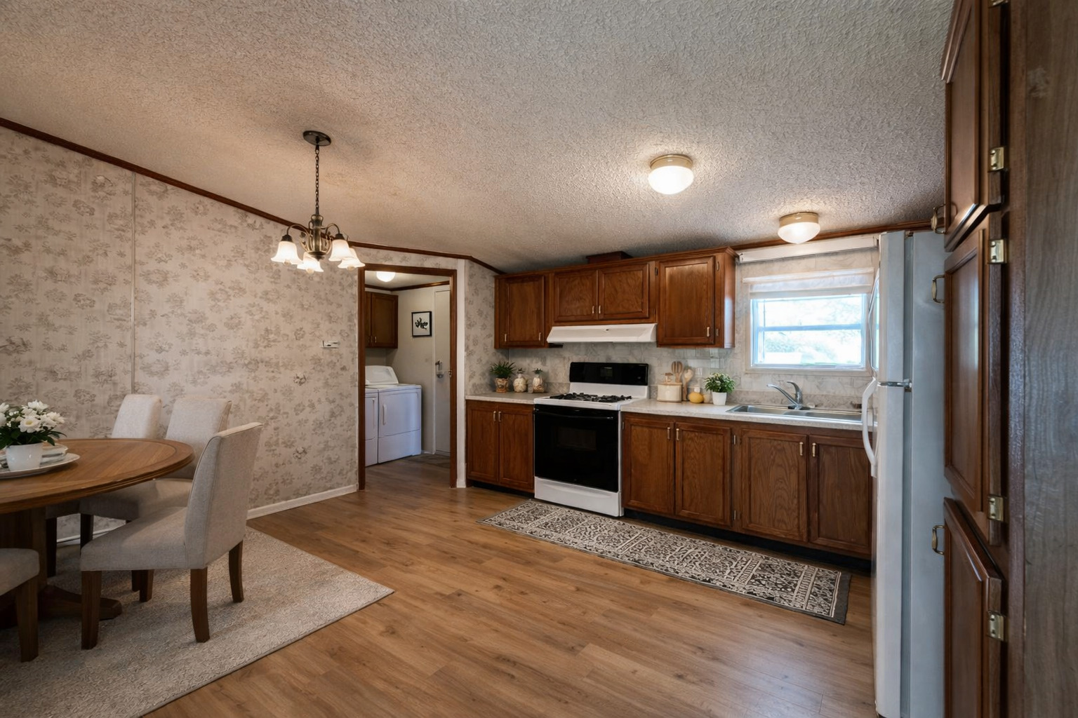 1008 Bloomington Street Dewitt, IL 61735 - Photo 5 of 14