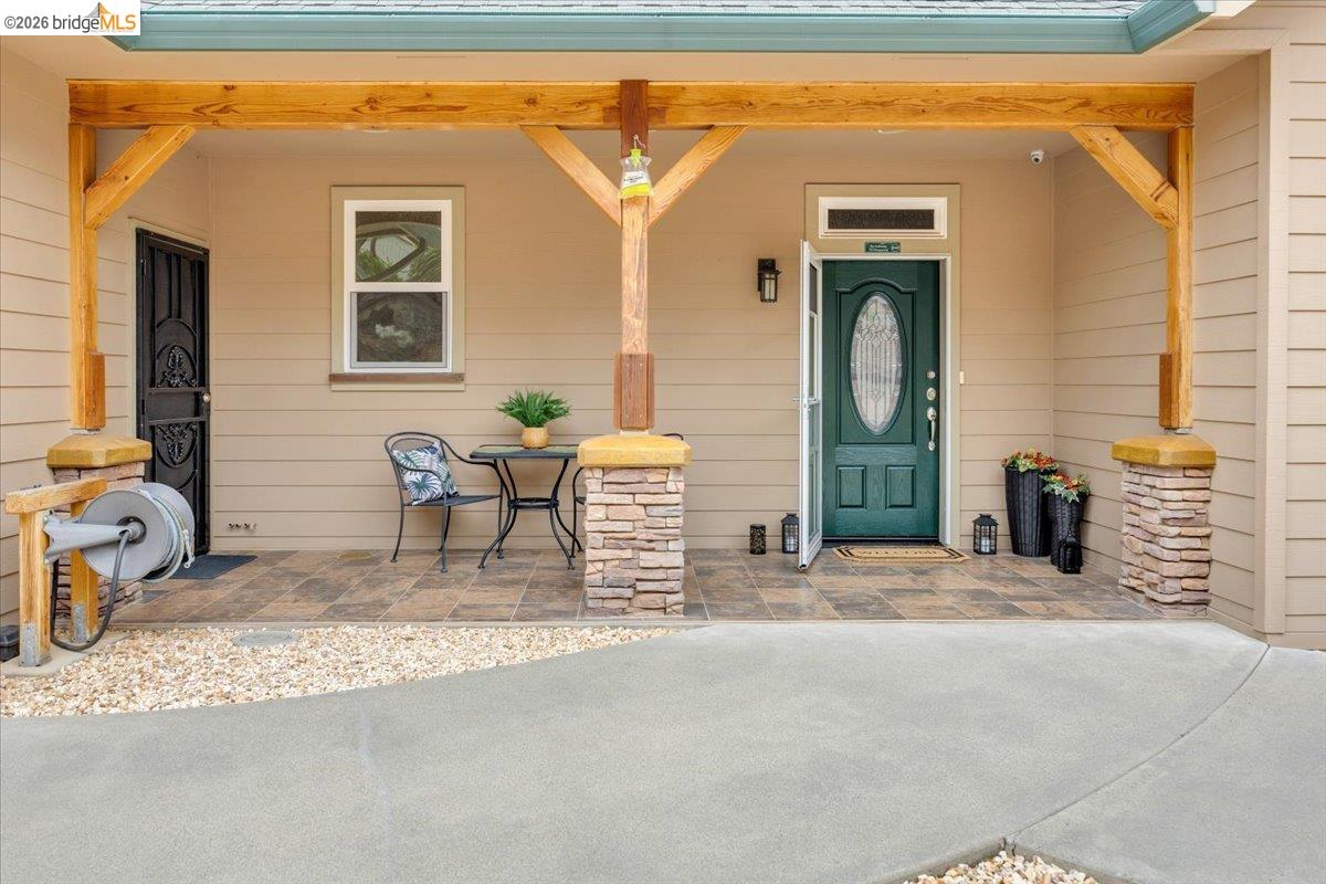 18180 Robin Ridge Road Sonora, CA 95370 - Photo 6 of 88 Front door to main home