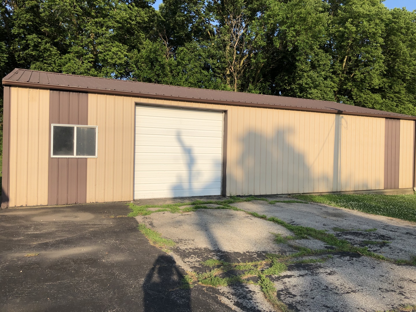 29134 North 3400 E Road Dwight, IL 60420 - Photo 2 of 27 a view of a back yard from a balcony
