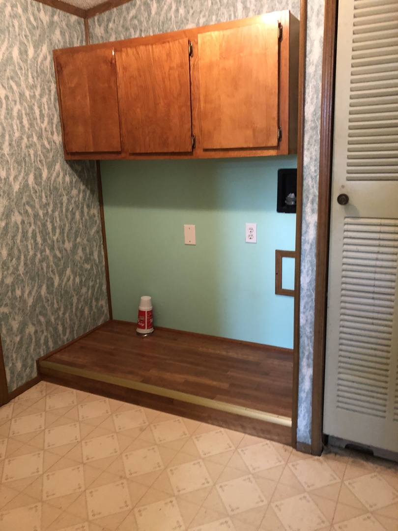 29134 North 3400 E Road Dwight, IL 60420 - Photo 14 of 27 a front view of a house with a yard