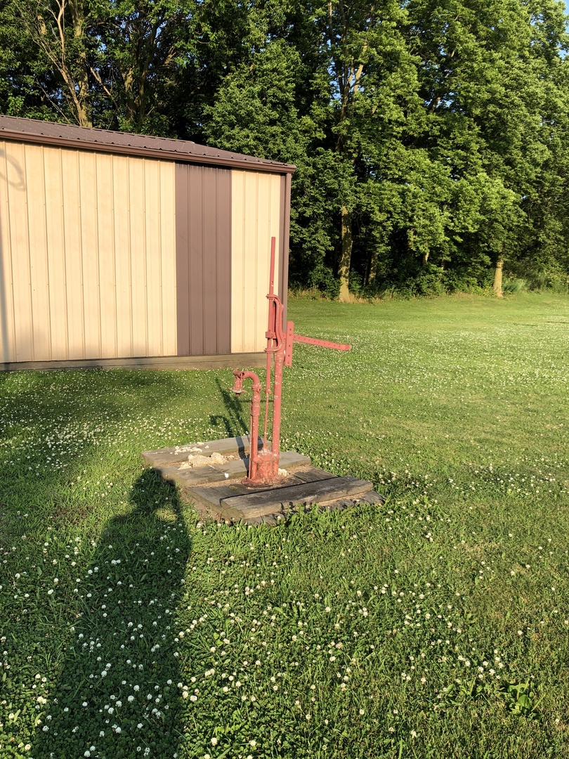 29134 North 3400 E Road Dwight, IL 60420 - Photo 25 of 27 a view of a backyard with a garden