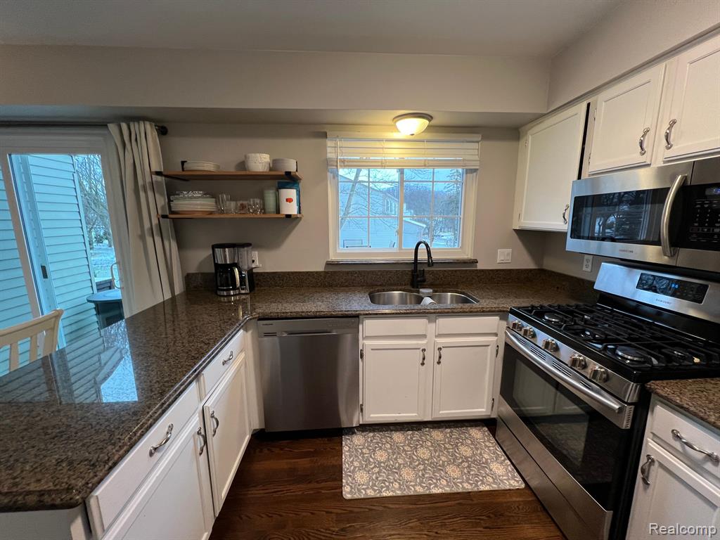 1532 Grandview Drive Rochester Hills, MI 48306 - Photo 12 of 40