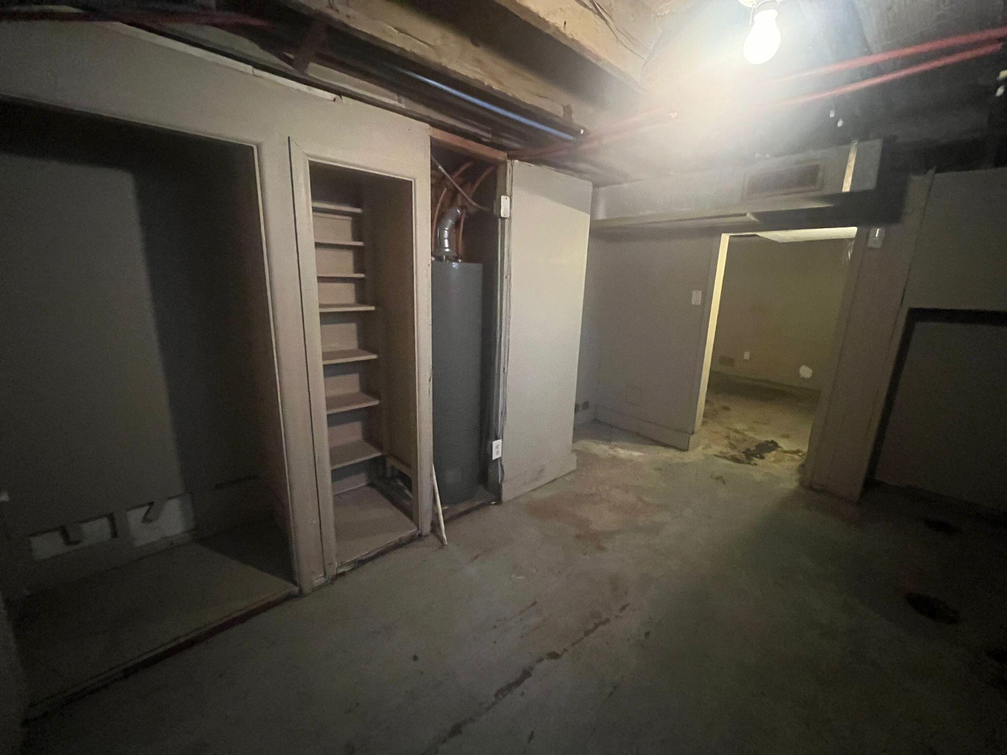 769 Buchanan Street Gary, IN 46402 - Photo 26 of 28 an empty room with closet