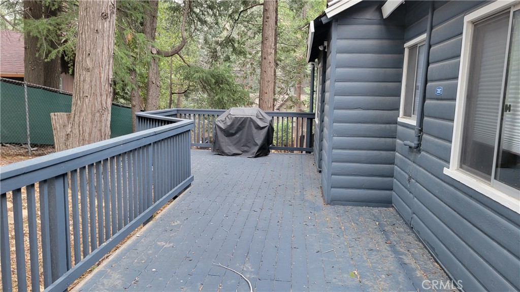 23812 Inspiration Crestline, CA 92325 - Photo 10 of 12 Back deck
