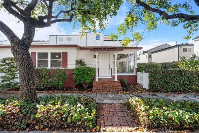 $4,000 | 521 1/2 Carnation Avenue, Corona del Mar, CA 92625