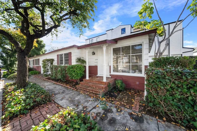 $4,000 | 521 1/2 Carnation Avenue, Corona del Mar, CA 92625