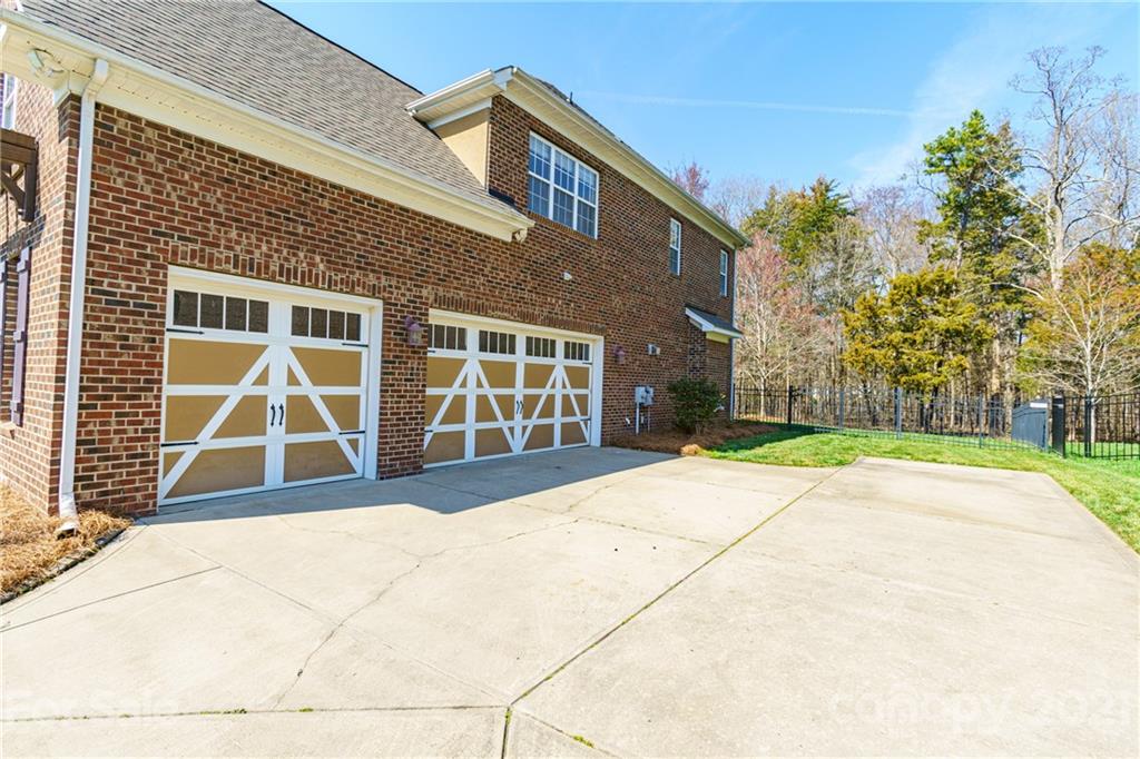 6722 Springs Mill Road Charlotte, NC 28277 - Photo 3 of 5 Gallery Image 3