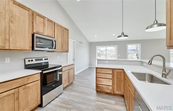 $349,900 | 128 Peruque Creek Manor, Wright City, MO 63390