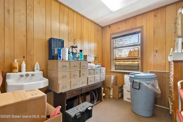 $650,000 | 1625 Victory Boulevard | Castleton Corners