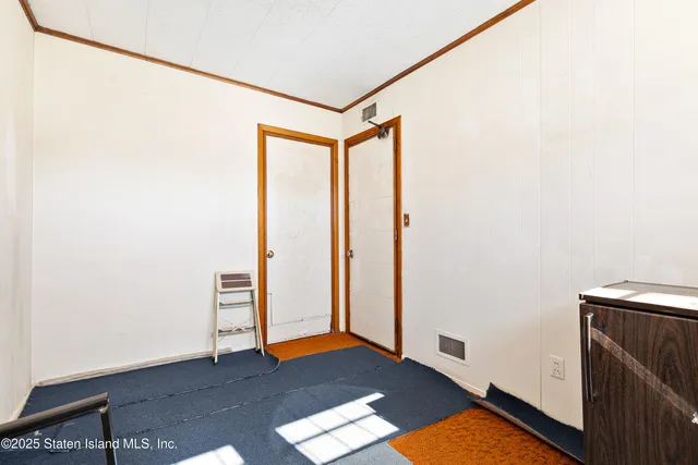 $650,000 | 1625 Victory Boulevard | Castleton Corners