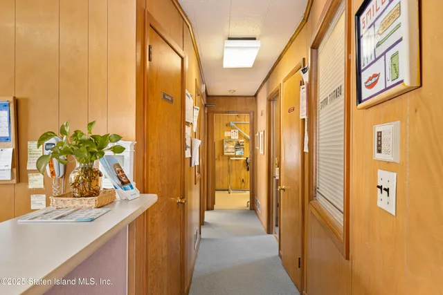 $650,000 | 1625 Victory Boulevard | Castleton Corners