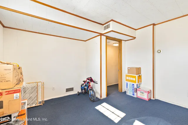 $650,000 | 1625 Victory Boulevard | Castleton Corners