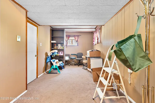 $650,000 | 1625 Victory Boulevard | Castleton Corners