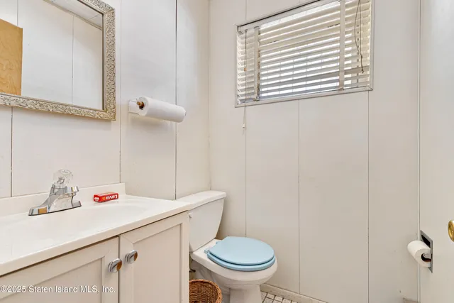 $650,000 | 1625 Victory Boulevard | Castleton Corners