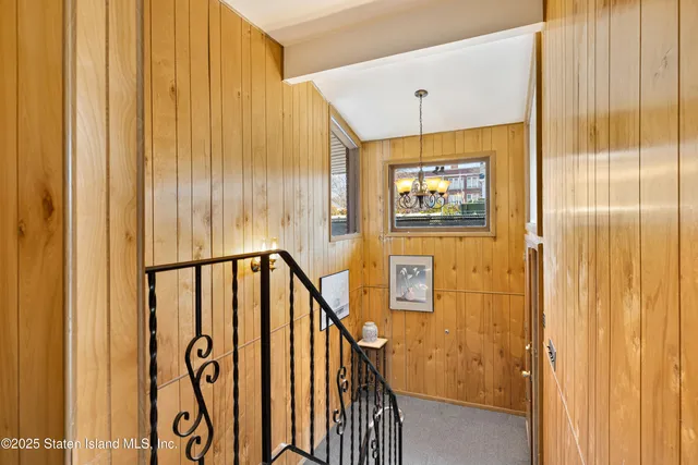 $650,000 | 1625 Victory Boulevard | Castleton Corners