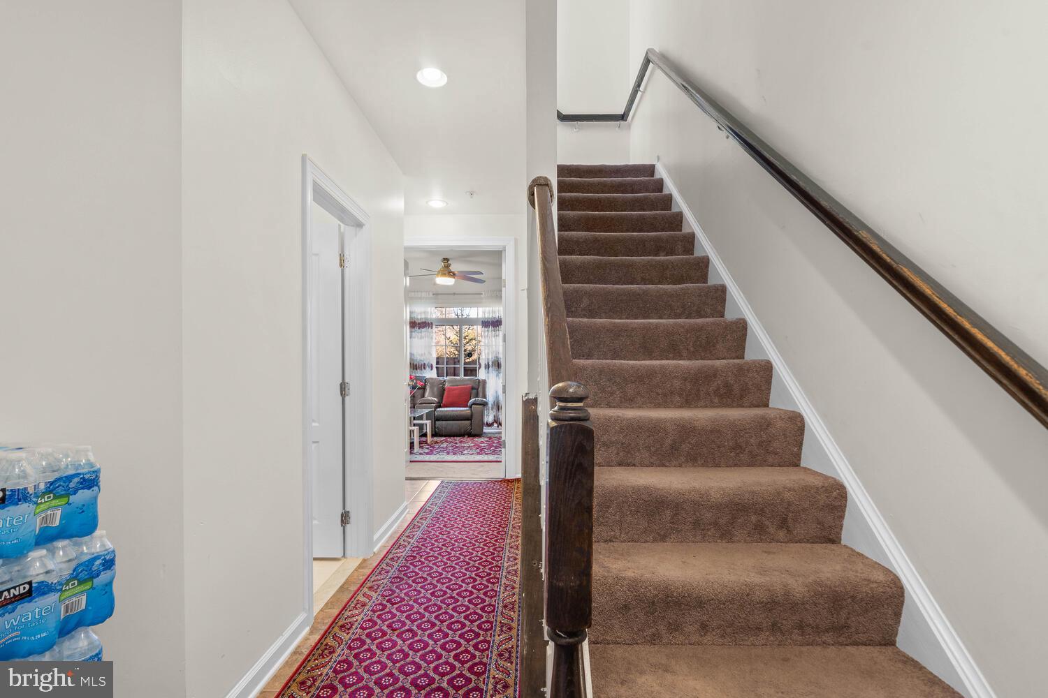7446 Riding Meadow Way Manassas, VA 20111 - Photo 4 of 28 Gallery Image 4