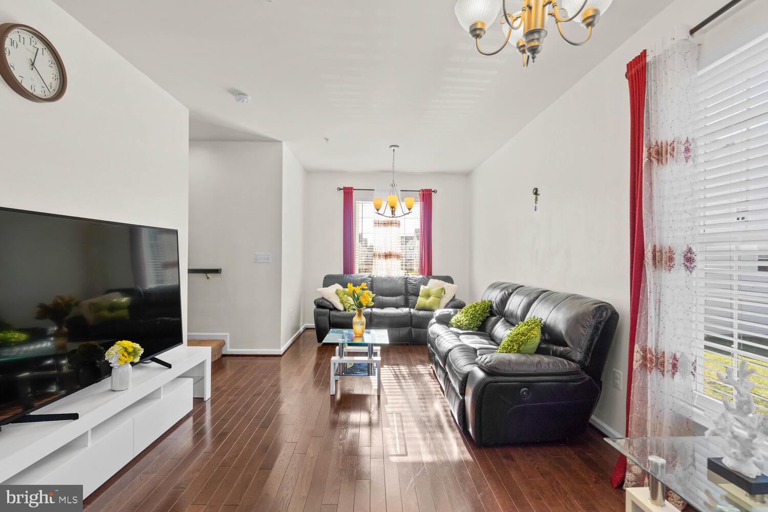 7446 Riding Meadow Way Manassas, VA 20111 - Photo 6 of 28 Gallery Image 6