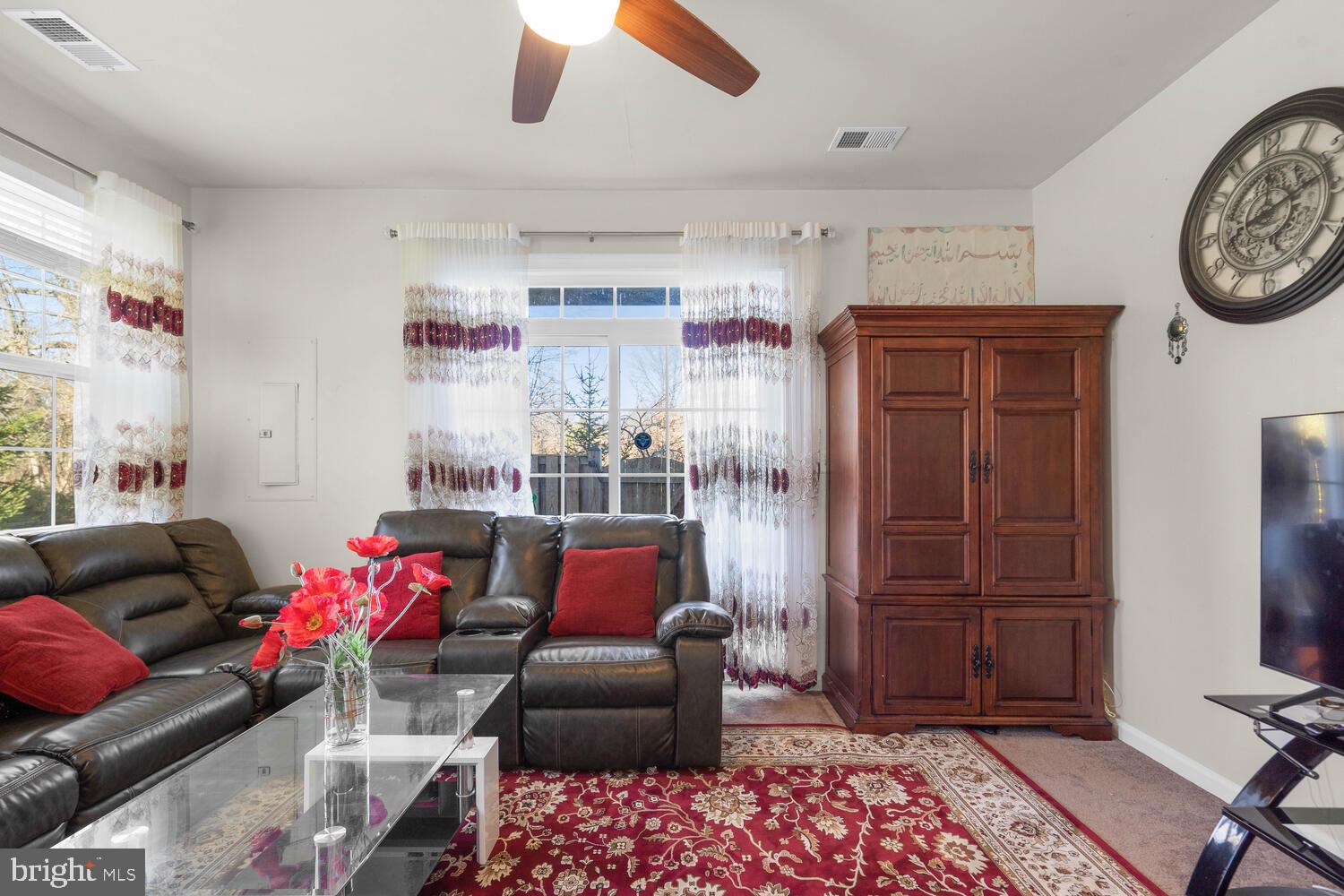 7446 Riding Meadow Way Manassas, VA 20111 - Photo 9 of 28 Gallery Image 9