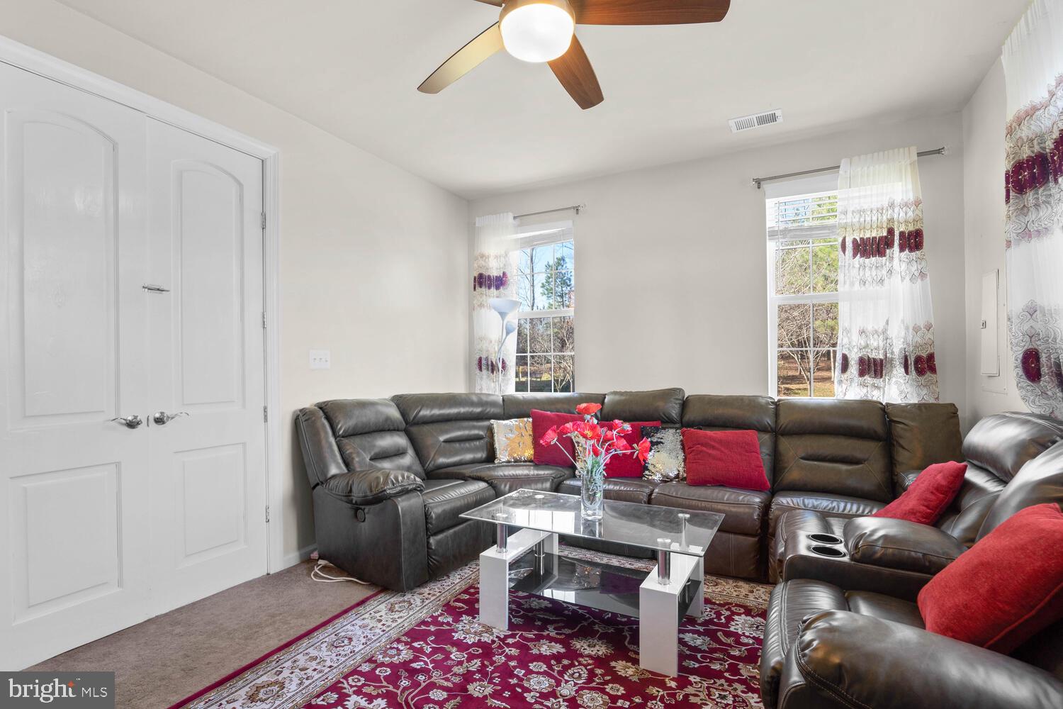 7446 Riding Meadow Way Manassas, VA 20111 - Photo 10 of 28 Gallery Image 10