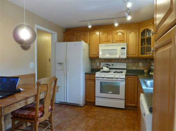 63 Stone Road Sudbury, MA 01776 - Photo 8 of 28