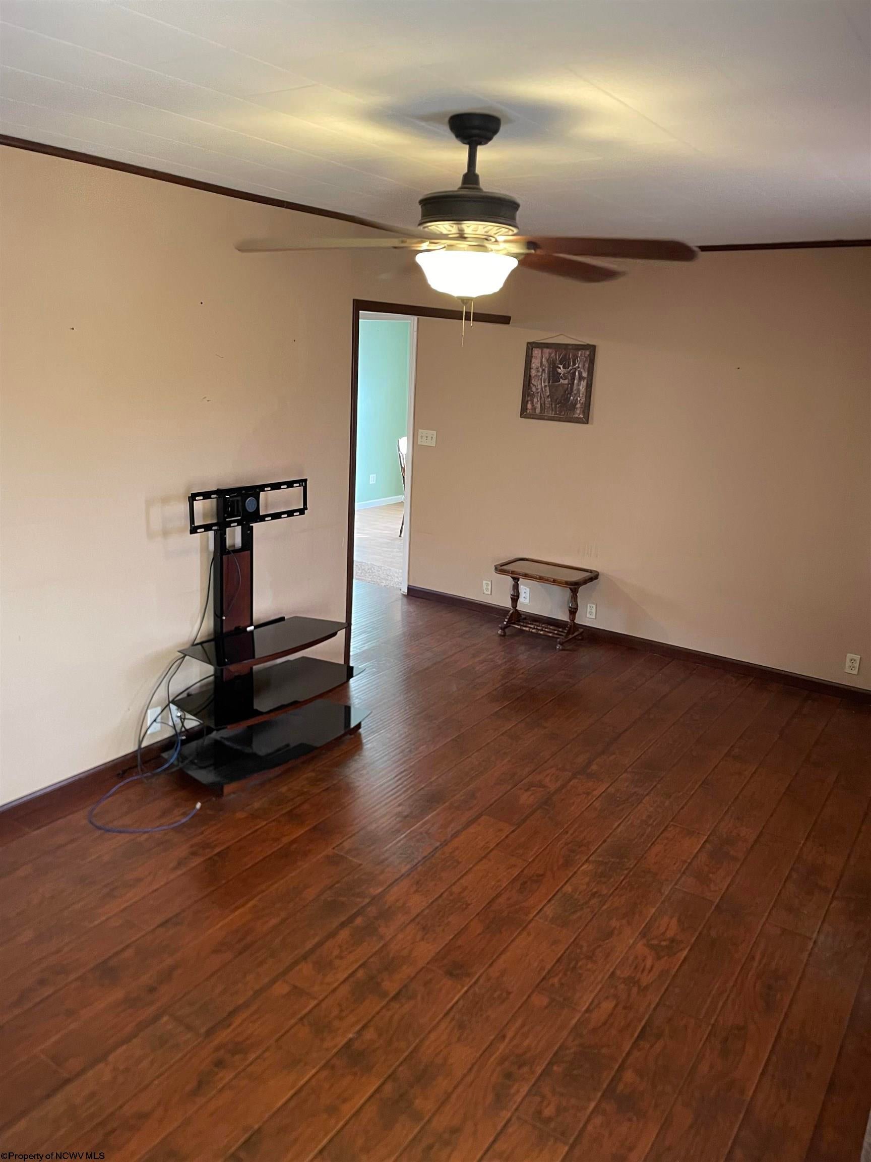9 Joes Run Road Mannington, WV 26582 - Photo 7 of 16 Gallery Image 7