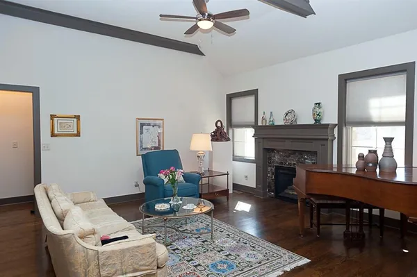 $550,000 | 14835 Meadow Lane, Leawood, KS 66224